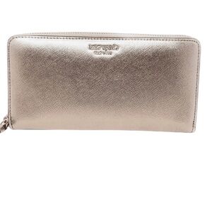 ••EUC Kate spade New York Cameron Large
Continental Wallet In Saffiano leather